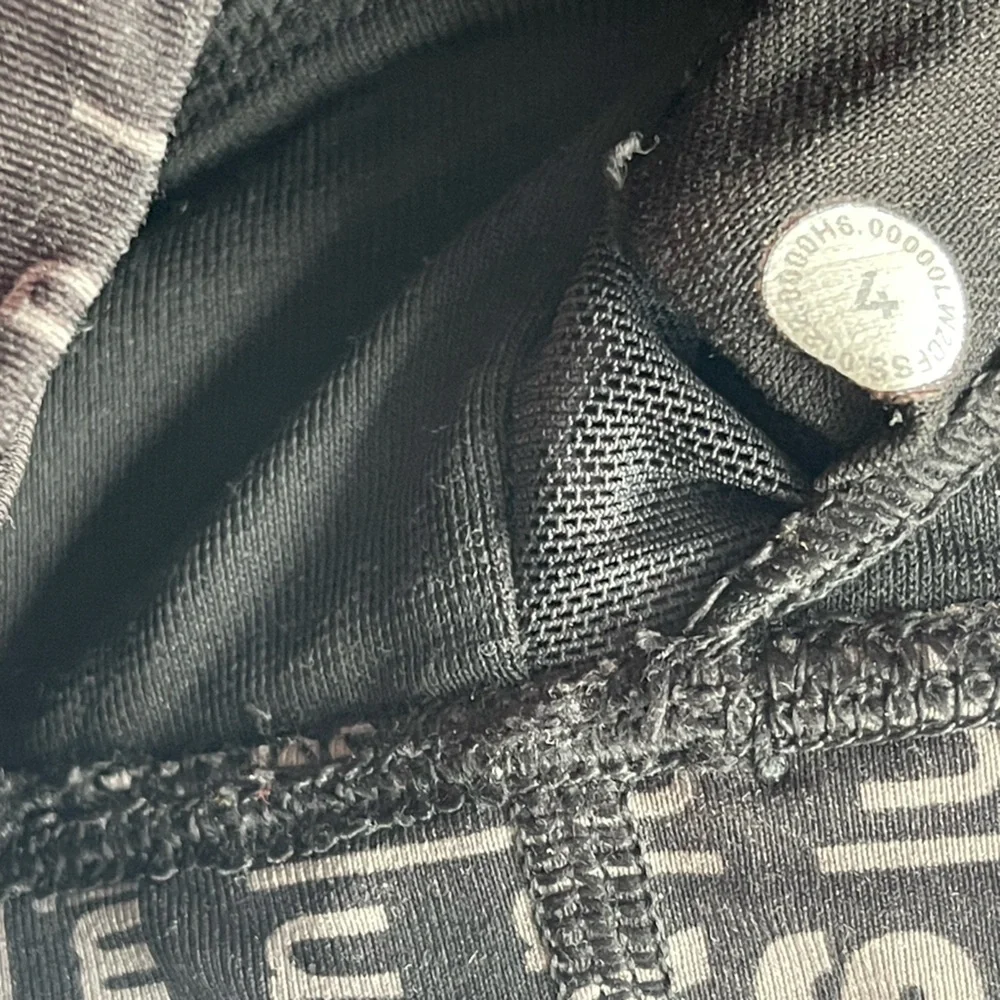 Lululemon sports bra size small - Picture 4 of 4